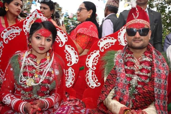 बुहारी बनेर तनहुँ आईन् चर्चित गायिका अस्मिता डल्लाकोटी